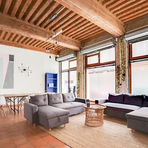 le-canut.hotels-rhonealpes.com/
